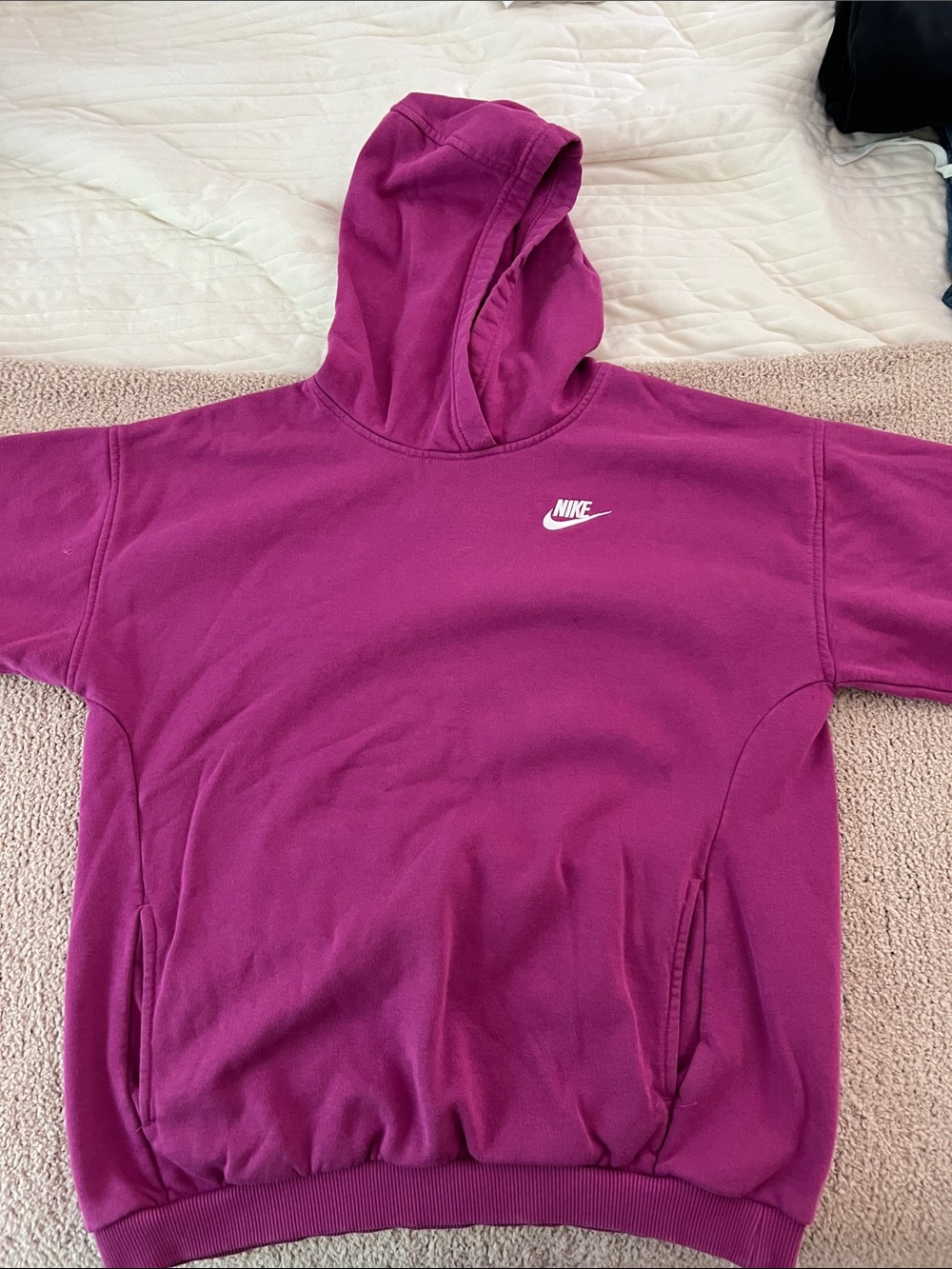Nike girl’s Magenta Crewneck Hoodie